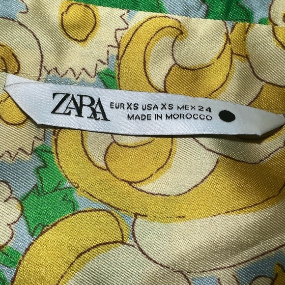 Short floral Zara Dress - Picture 3 of 3